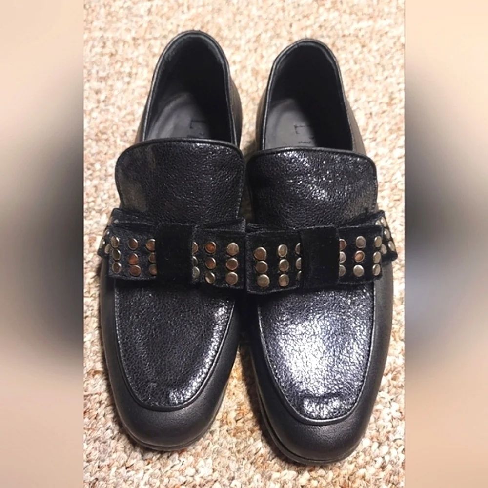 C- L'idea by Lori Vero Cuoio velvet studded bow loafers